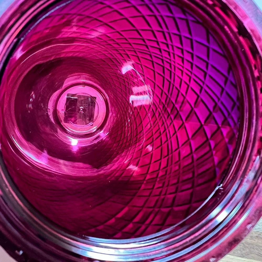 Starbucks Holiday 2022 Limited Iridescent Jeweled Tumbler Venti Red - Picture 4 of 5